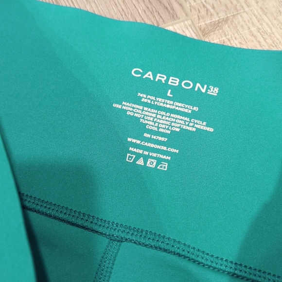 Like New! Carbon38 Cropped High Rise Leggings - Picture 4 of 9